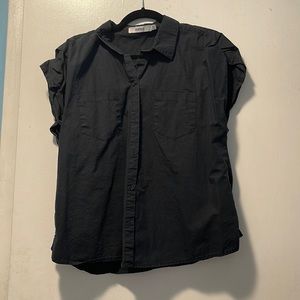 Short sleeve button up blouse with collar size extra large